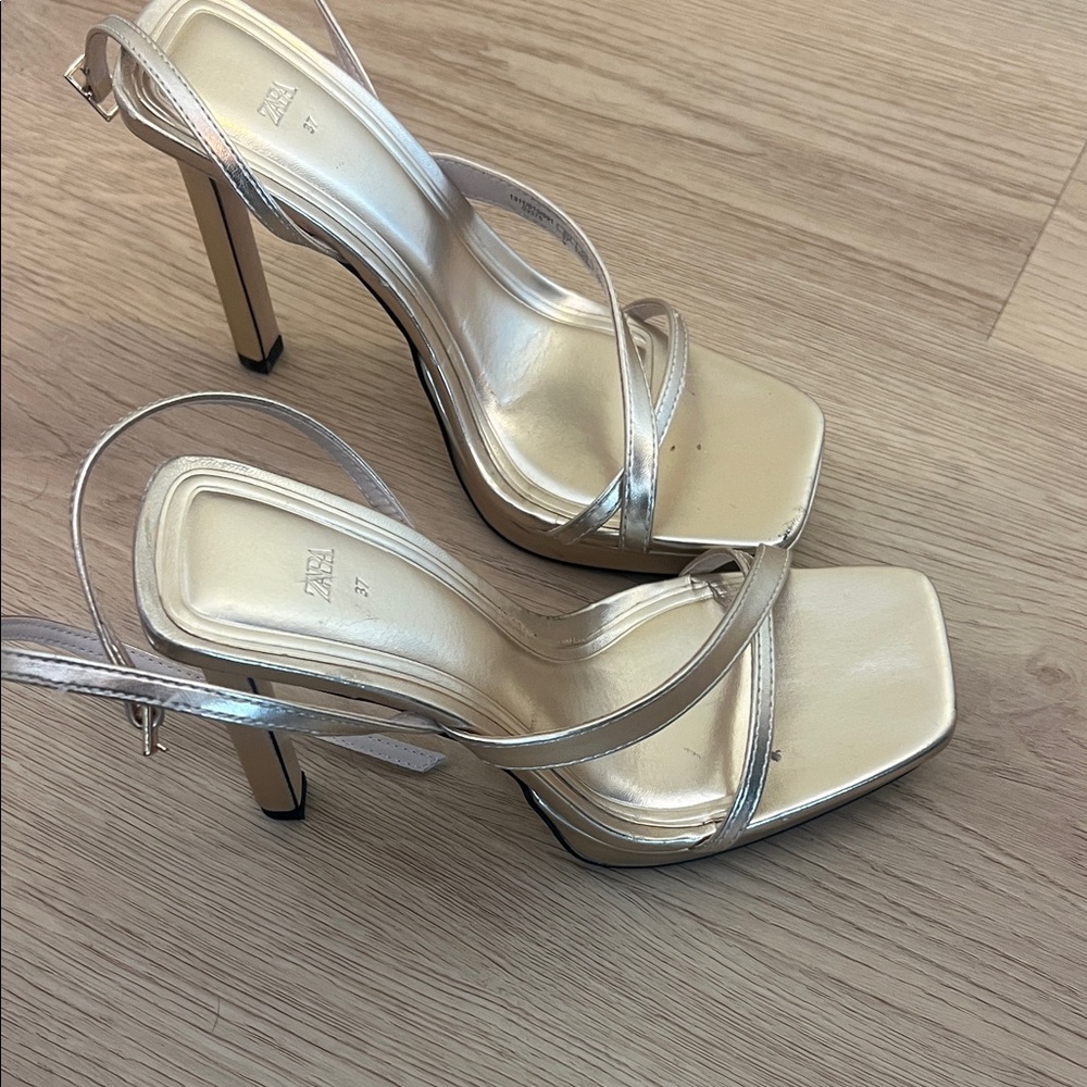 Zara Women's Metallic Gold Heels - Picture 6 of 6